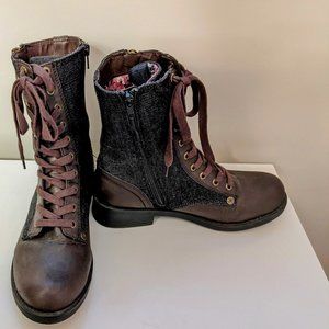 Levi's combat boots size 8.5